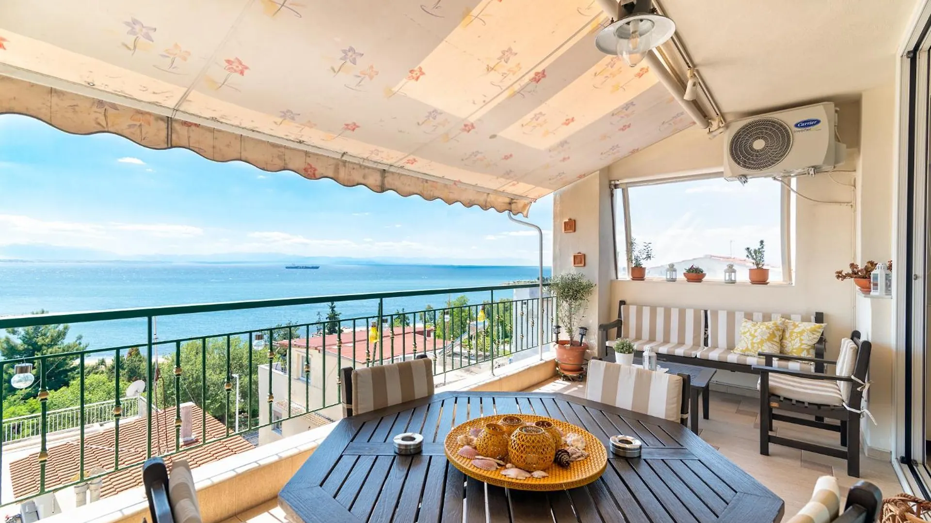 Apartment With Marina View Selanik