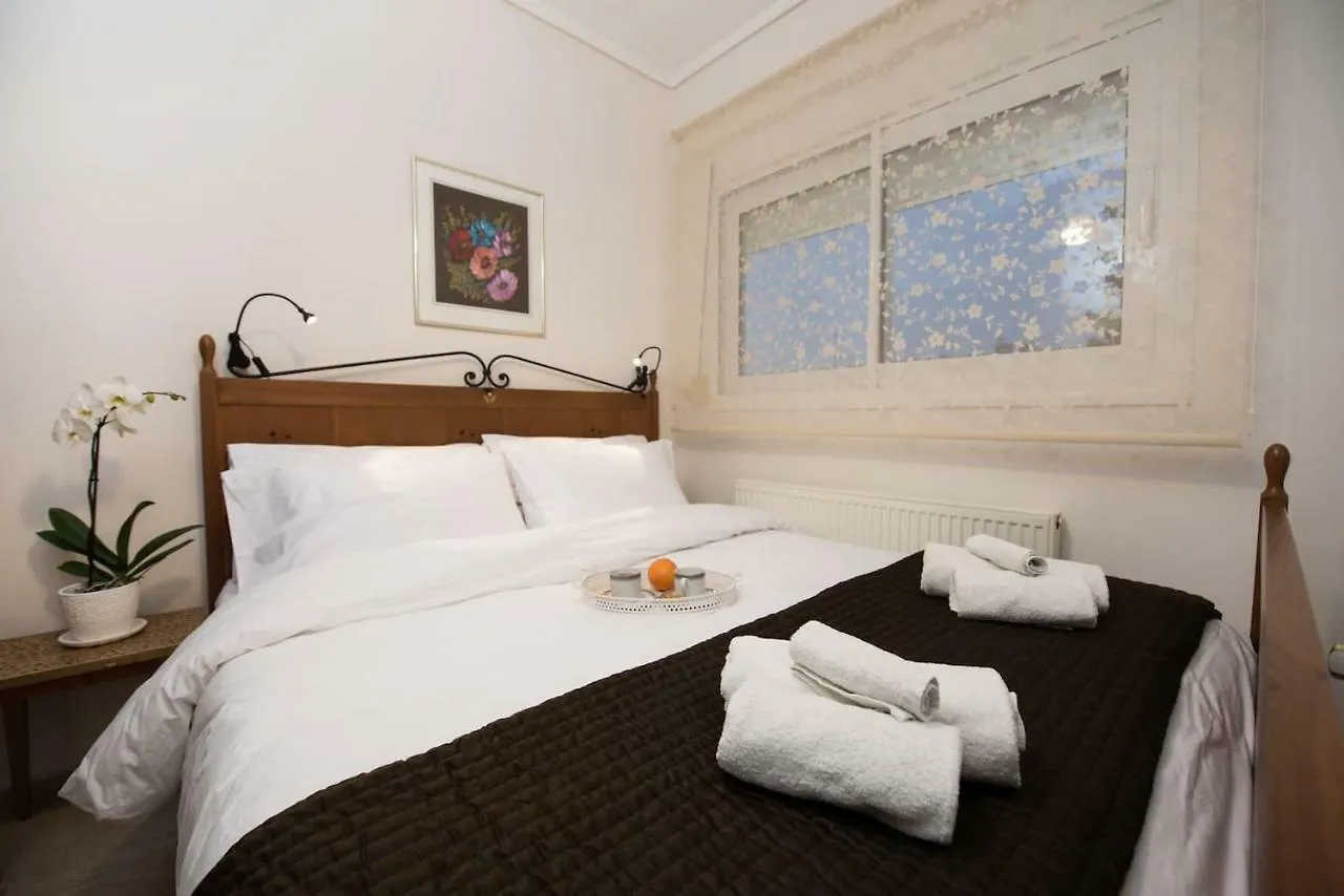 Apartment With Marina View Selanik